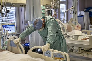 Obrazem: Nadávají zdravotníkům, druhý den jdou na plicní ventilaci - Seznam Zprávy